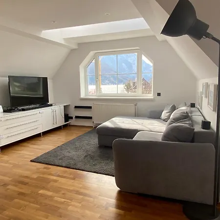 Kuferzeile Mit Seeblick Balkon