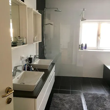 Kuferzeile Mit Seeblick Balkon Apartment *